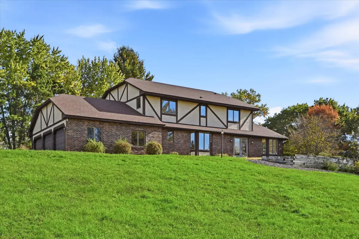 9220 53rd Street N, Lake Elmo, MN 55042 - #1