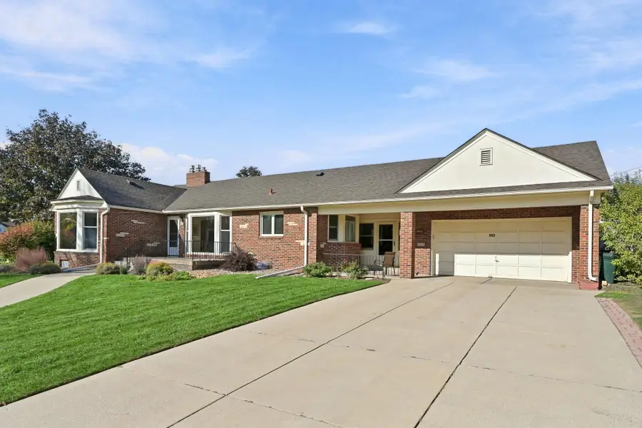 823 Cottage Avenue W, Saint Paul, MN 55117 - #2