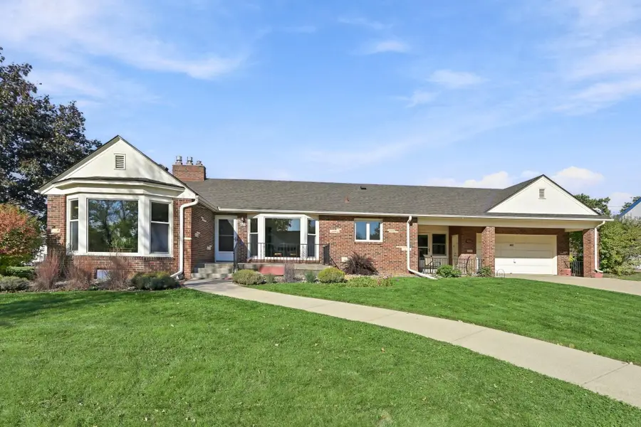 823 Cottage Avenue W, Saint Paul, MN 55117 - #3