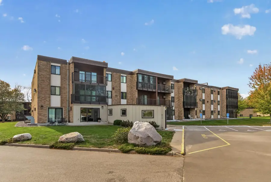 2690 Oxford Street N #219, Roseville, MN 55113 - #2