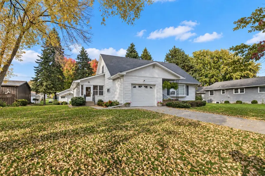 507 1st Street Sw, Madelia, MN 56062 - #3