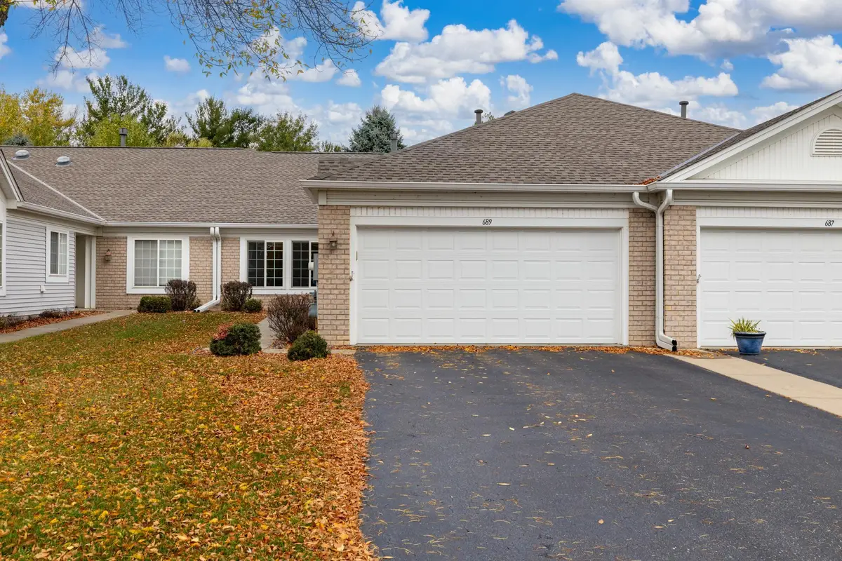 689 Lake View Echo, Woodbury, MN 55129 - #1
