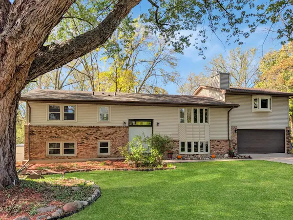2725 Scott Avenue N, Golden Valley, MN 55422