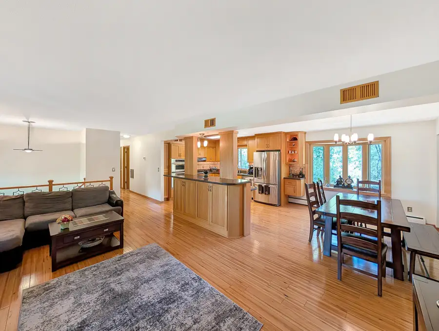 2725 Scott Avenue N, Golden Valley, MN 55422 - #2
