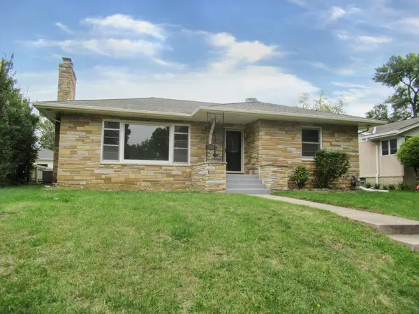 2513 Saint Anthony Boulevard, Saint Anthony, MN 55418