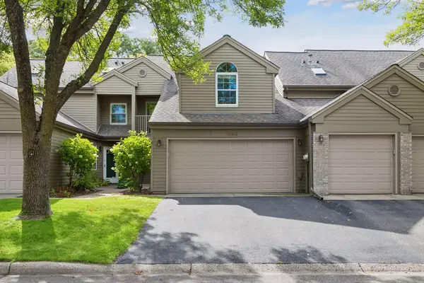 1640 Rose Hill Circle, Saint Paul, MN 55108