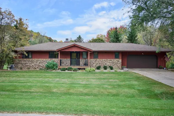 2197 Clinton Drive, Winona, MN 55987