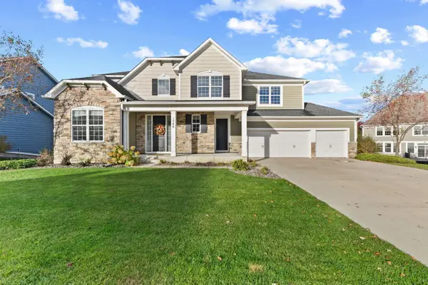 1540 Deephaven Drive, Woodbury, MN 55129