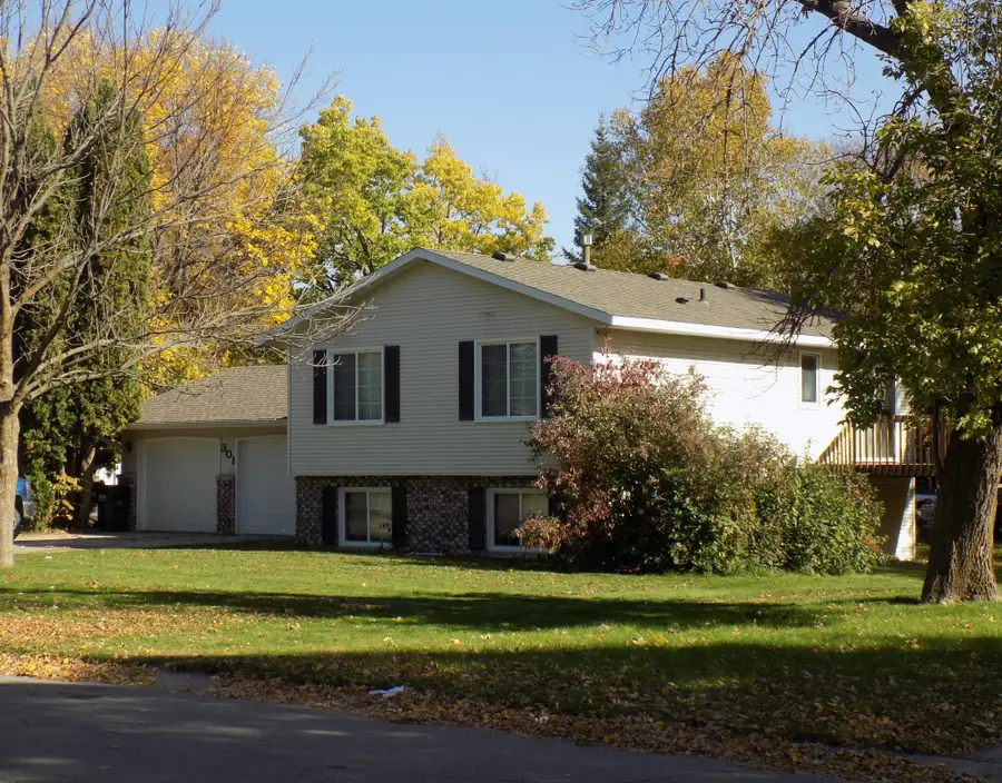 301 23rd Street Se, Willmar, MN 56201 - #3