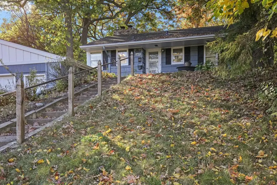 8015 Plymouth Avenue N, Golden Valley, MN 55427 - #2