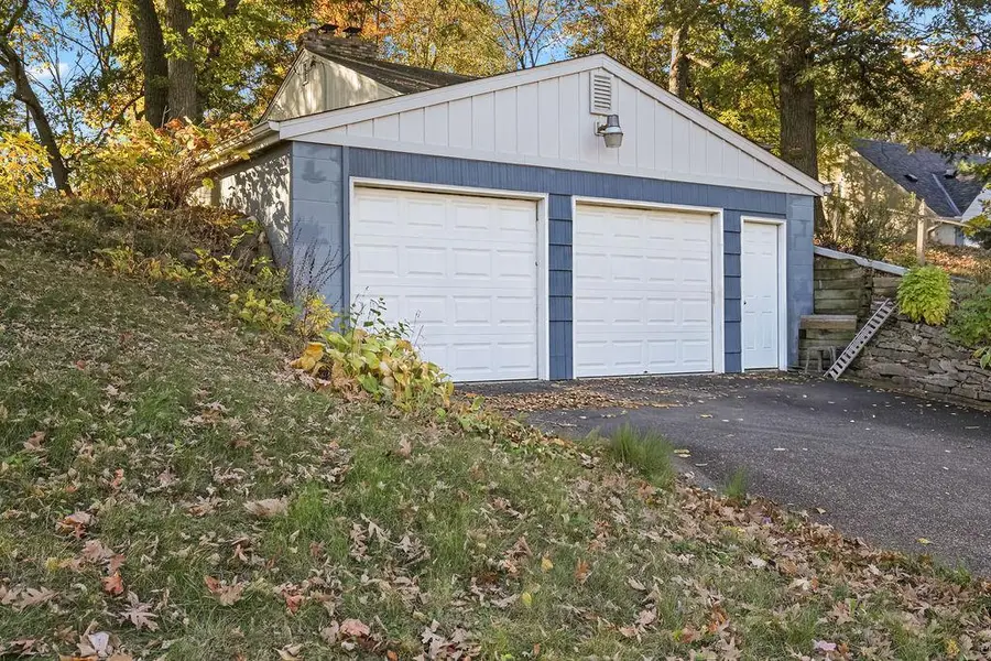 8015 Plymouth Avenue N, Golden Valley, MN 55427 - #3
