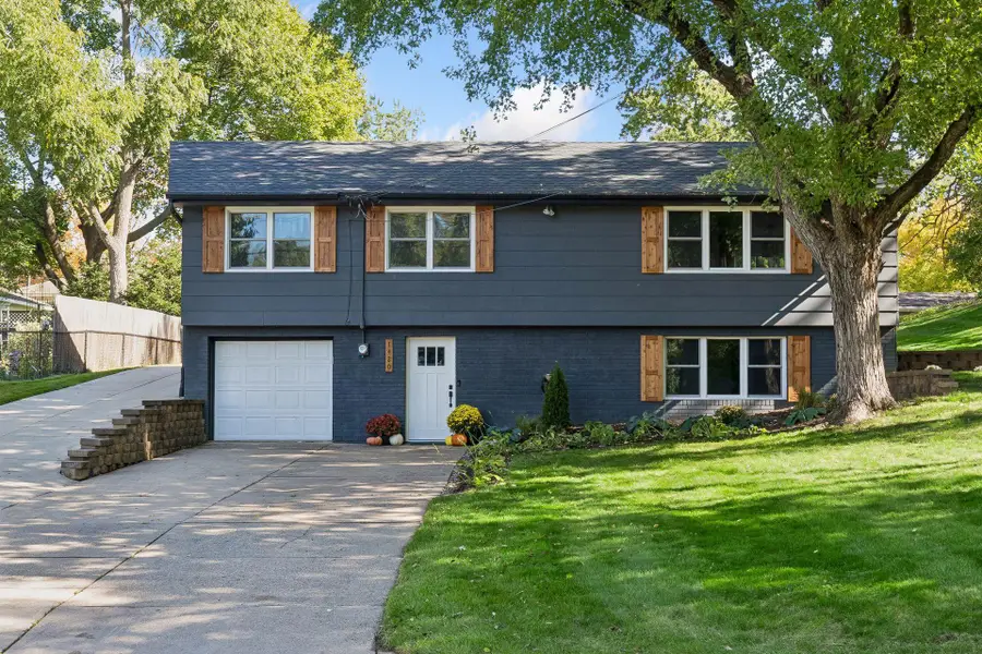 1420 Yosemite Avenue N, Golden Valley, MN 55422 - #3