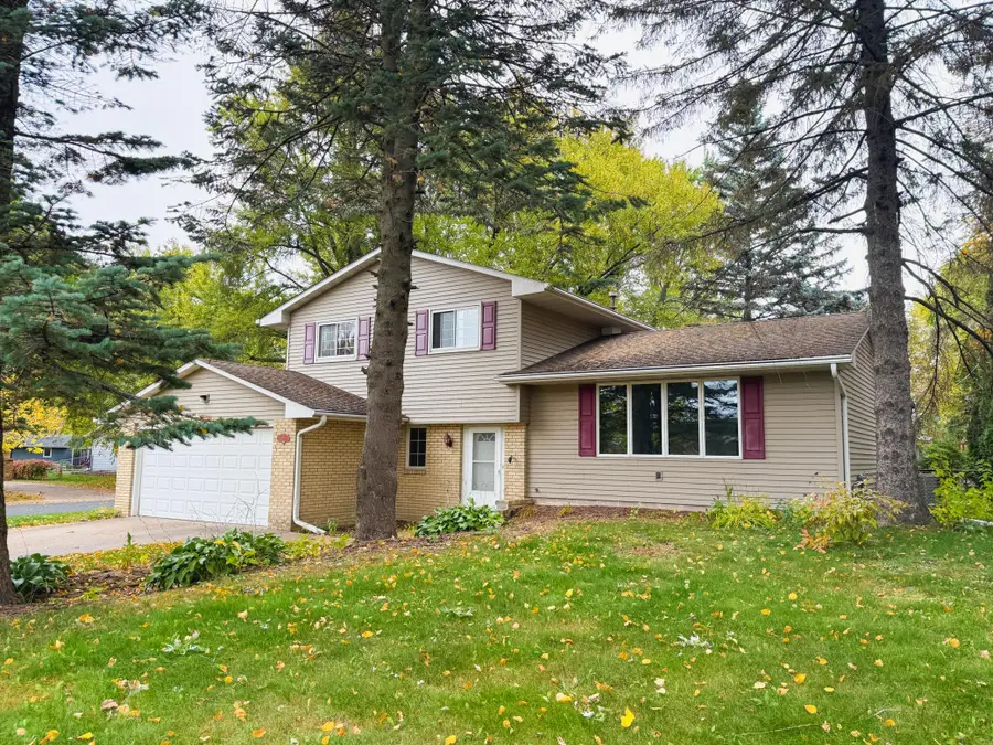 1081 Cedarwood Drive, Woodbury, MN 55125 - #3