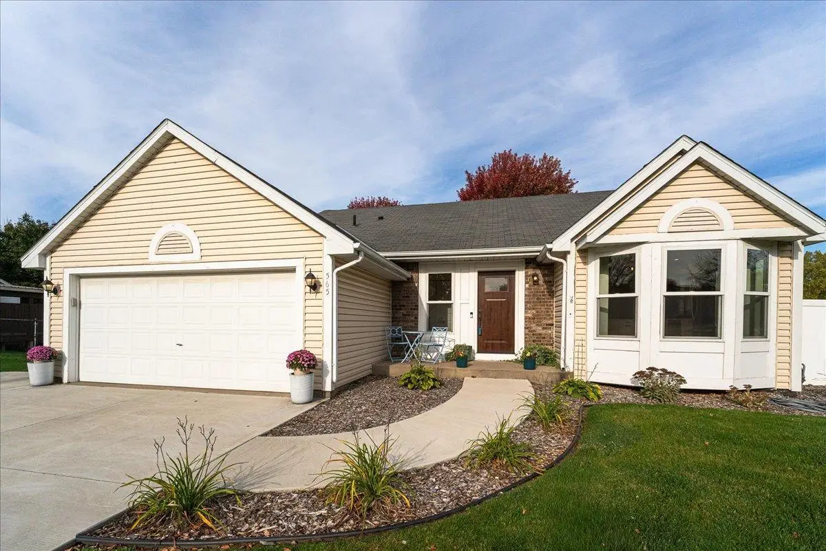 565 Coventry Parkway, Eagan, MN 55123 - #1