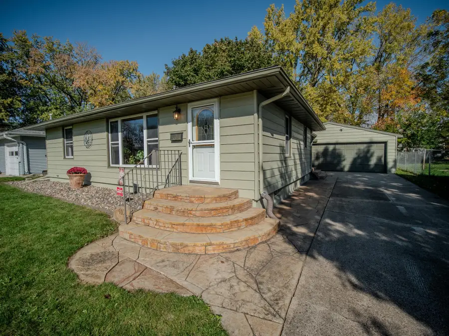 412 Oregon Street, Albert Lea, MN 56007 - #3