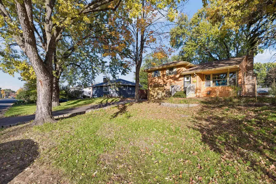 4042 Nevada Avenue N, New Hope, MN 55427 - #2