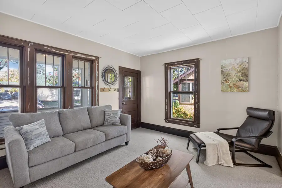 604 Nevada Avenue E, Saint Paul, MN 55130 - #2