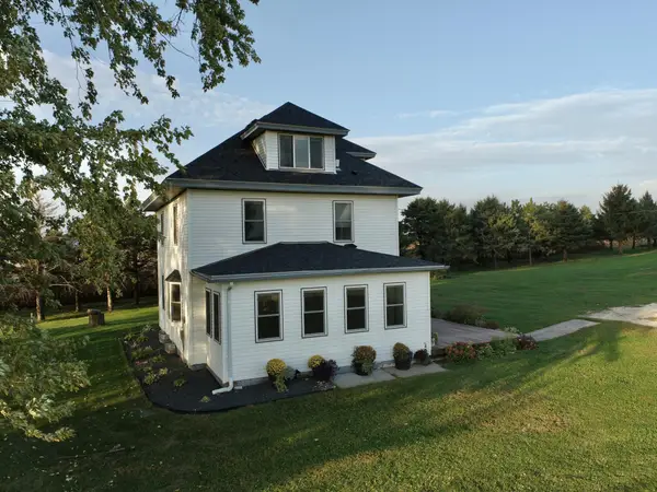 66562 County Road 1, Mazeppa, MN 55956