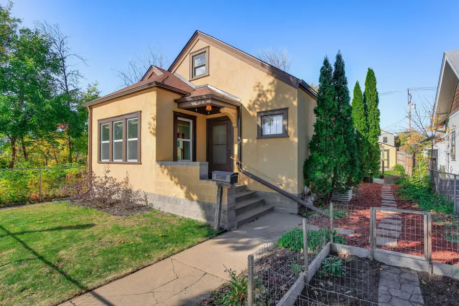1327 Thomas Avenue, Saint Paul, MN 55104 - #2