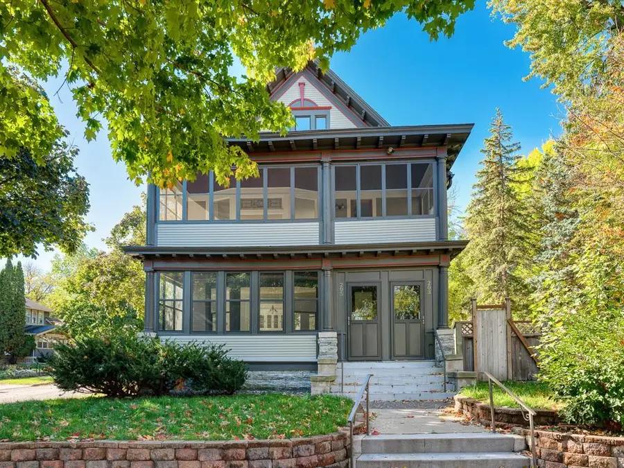 203 Chatsworth Street S, Saint Paul, MN 55105 - #2