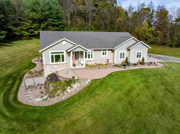 N7815 County Road W, Holmen, WI 54636