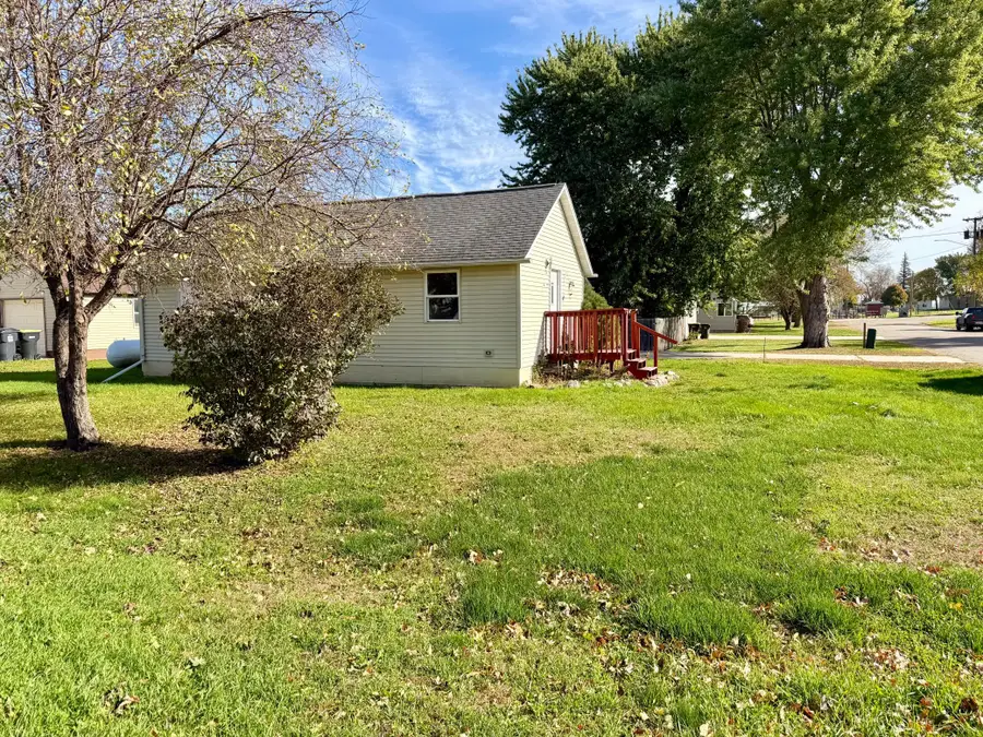 214 North Street E, Vesta, MN 56292 - #3