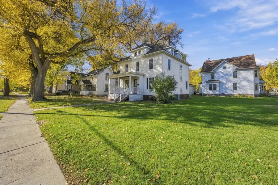 503 9th Street S, Fargo, ND 58103 - #2