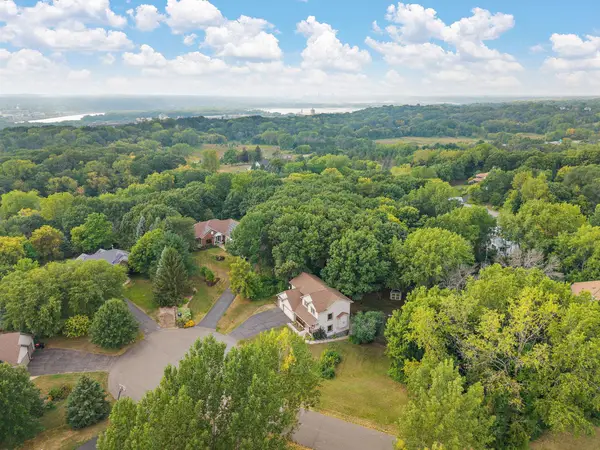 2554 Haller Lane E, Maplewood, MN 55119