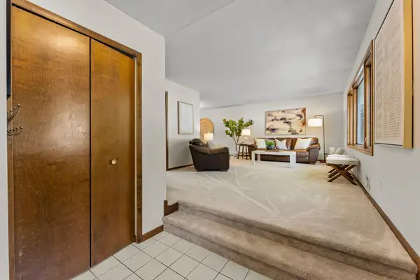 7181 Steepleview Road, Woodbury, MN 55125