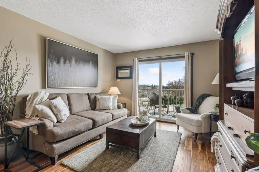 3155 Old Highway 8 #306, Roseville, MN 55418 - #3