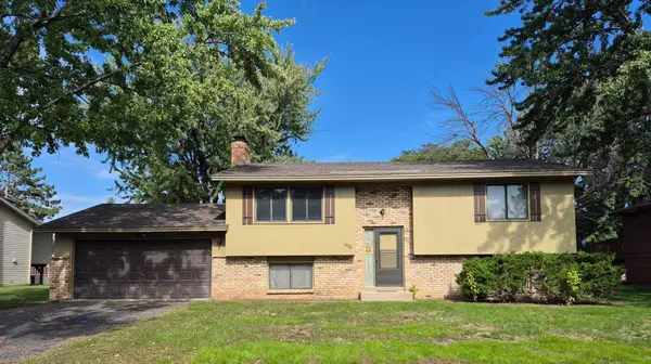 6024 72nd Avenue N, Brooklyn Park, MN 55429