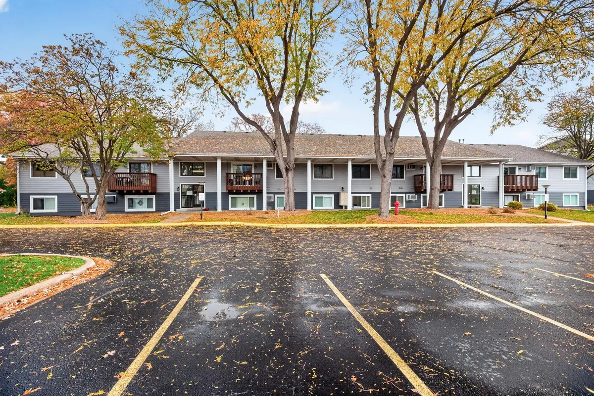 1841 113th Avenue Nw #105, Coon Rapids, MN 55433 - #1