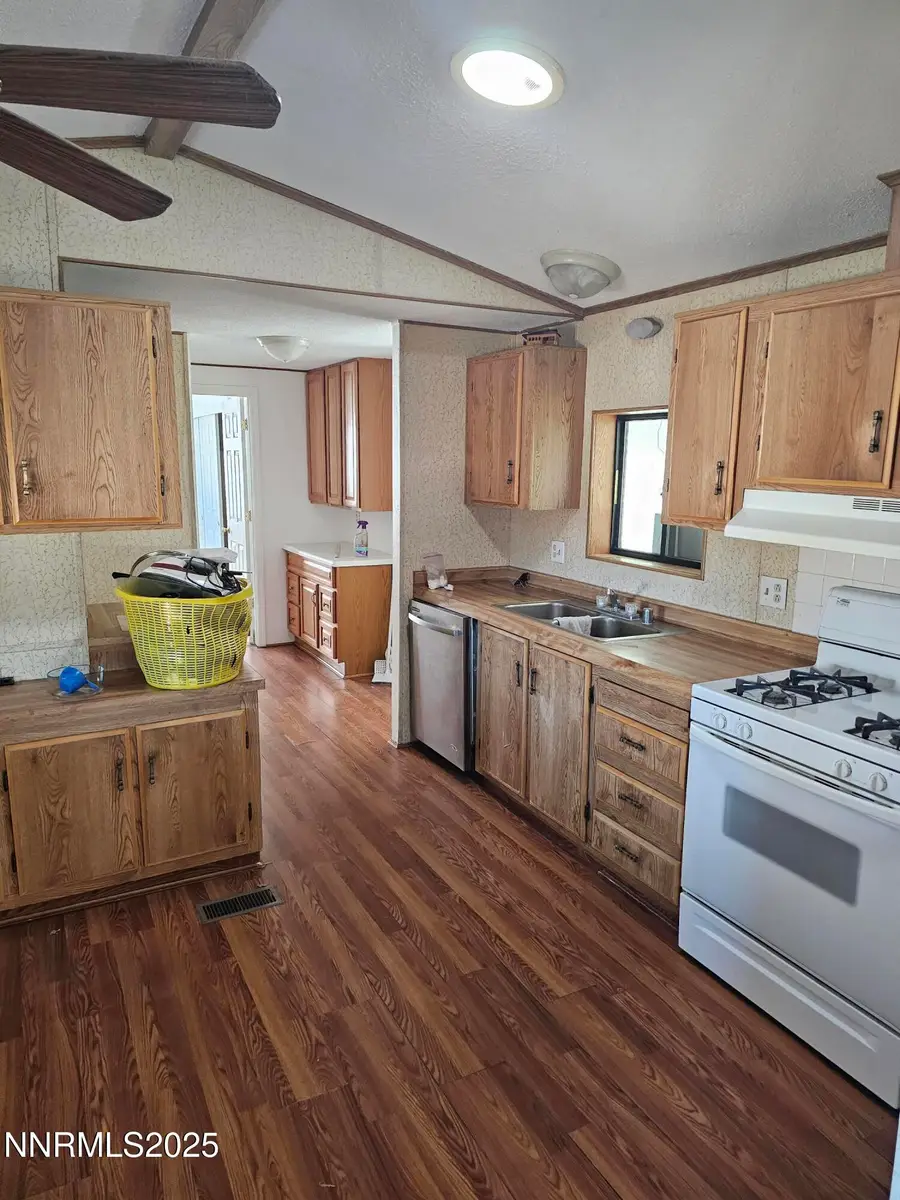 9 Holmes Court, Yerington, NV 89447 - Image #3