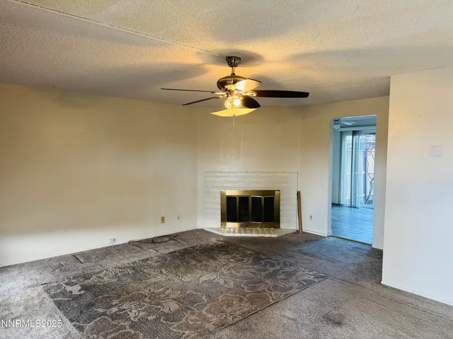 801 Woodglen Drive #APT 2, Sparks, NV 89434 - Image #2