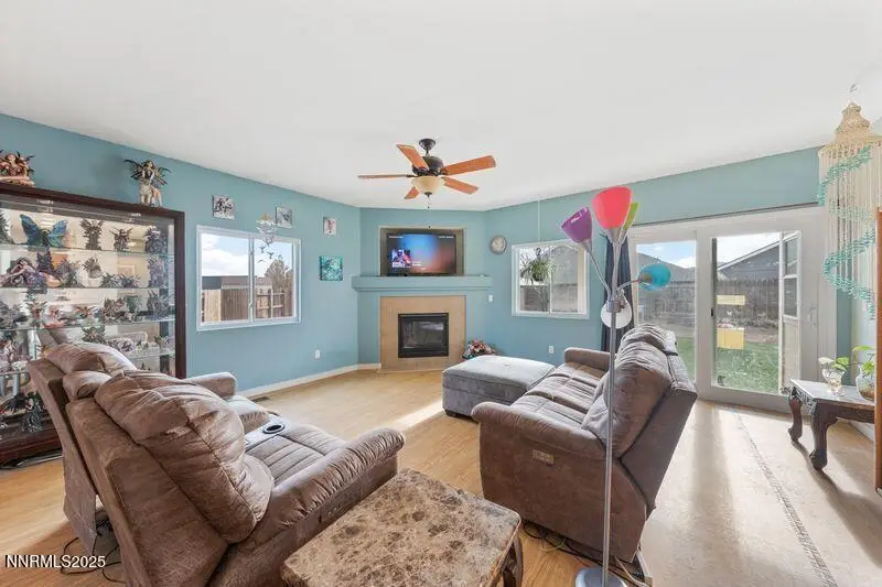 689 Canary Circle, Fernley, NV 89408 - Image #2
