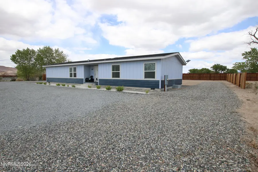 210 Chateau Way, Yerington, NV 89447 - #2
