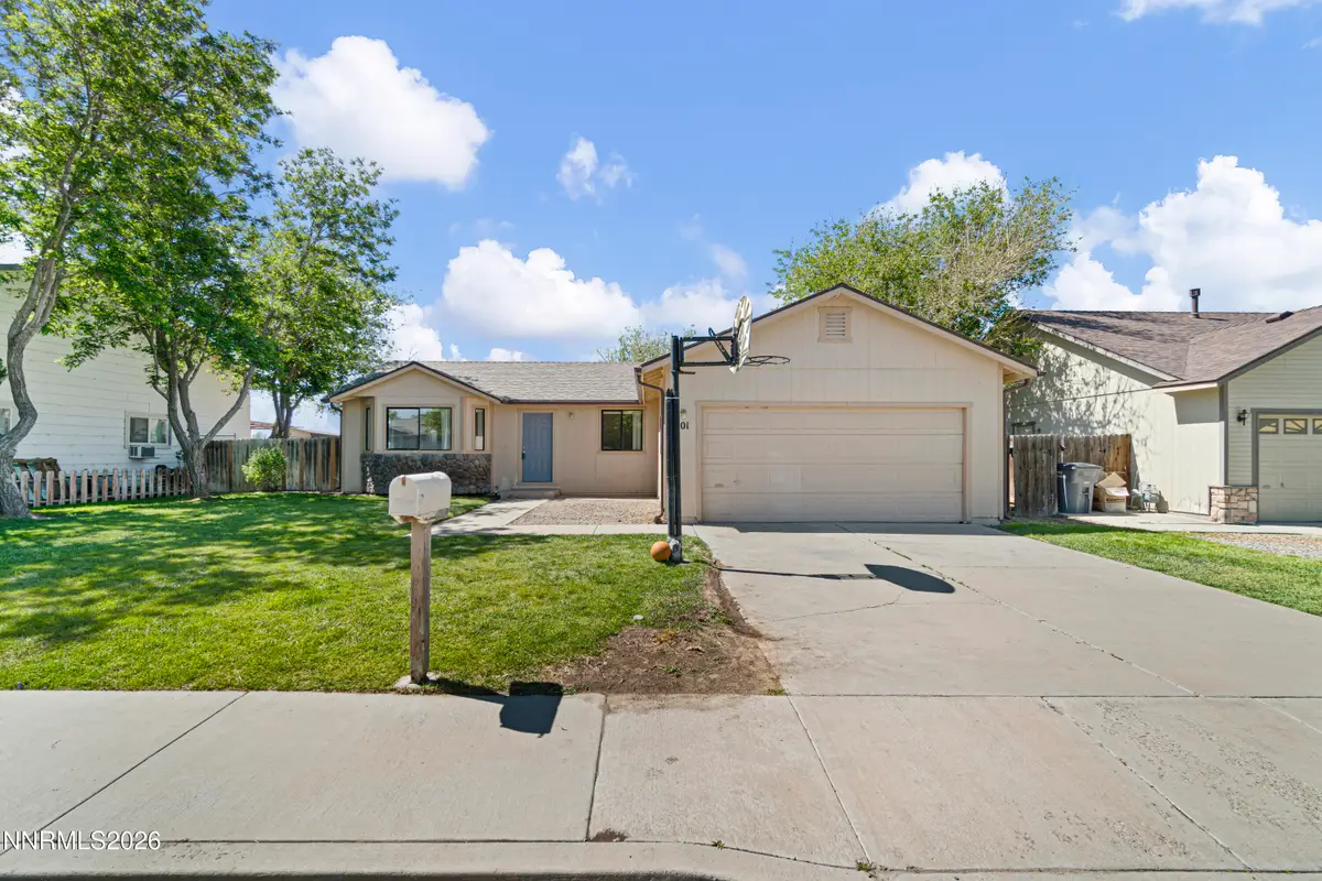 401 Kathy Avenue, Yerington, NV 89447 - #1