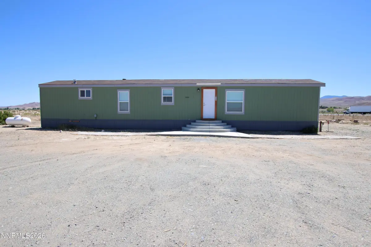 8 Falcon Way, Yerington, NV 89447 - #1