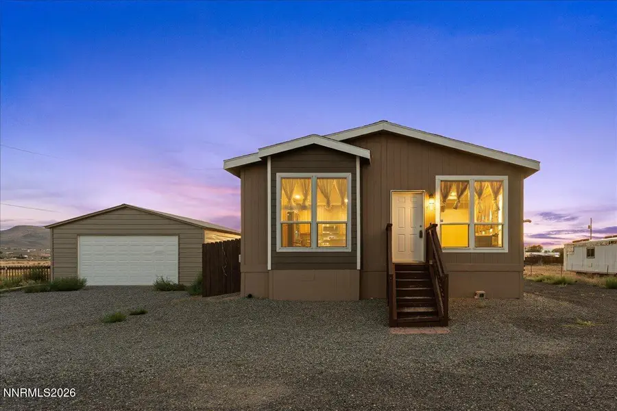 3913 Amber Street, Silver Springs, NV 89429 - #2