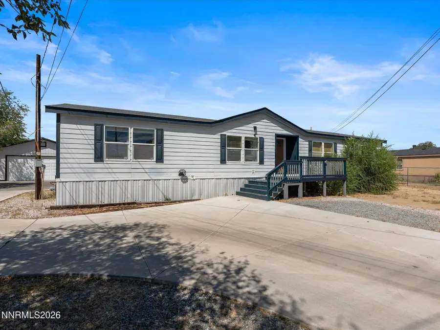 285 E 6th Avenue, Sun Valley, NV 89433 - #3
