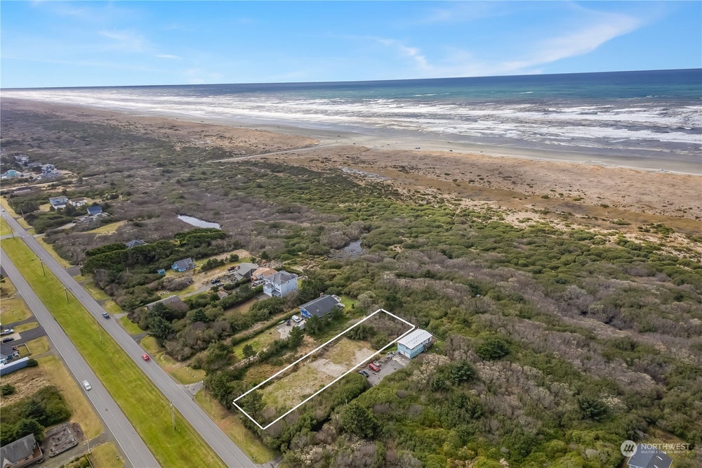 527 Ocean Shores Boulevard Nw, Ocean Shores, WA 98569 BHGRE