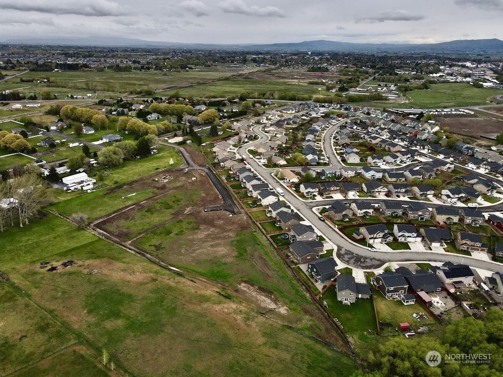 5 W Dry Creek Road 5, Ellensburg, WA 98926 BHGRE