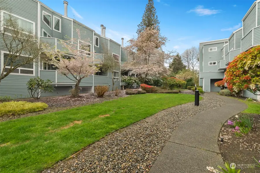 21925 7th Avenue S #101, Des Moines, WA 98198 - #2