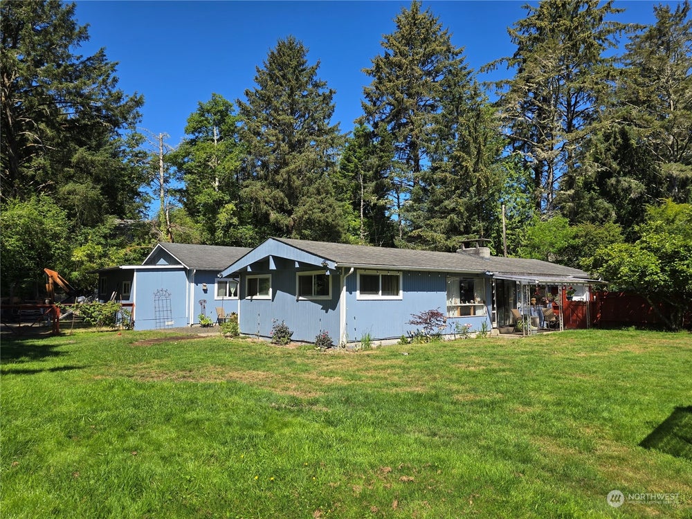 3199 St Rt 105, Grayland, WA 98547 BHGRE