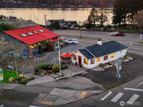 25960 Central Avenue Ne, Kingston, WA 98346