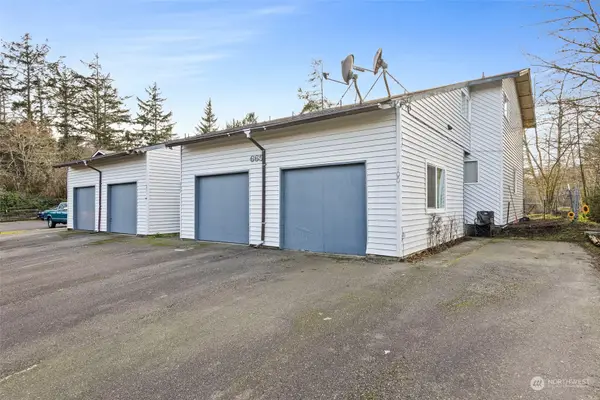 665 Sunset Avenue, Ocean Shores, WA 98569