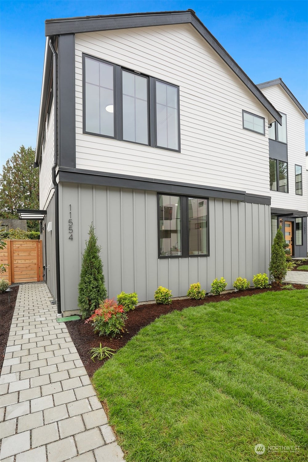 11554 Meridian Avenue N, Seattle, WA 98133 BHGRE