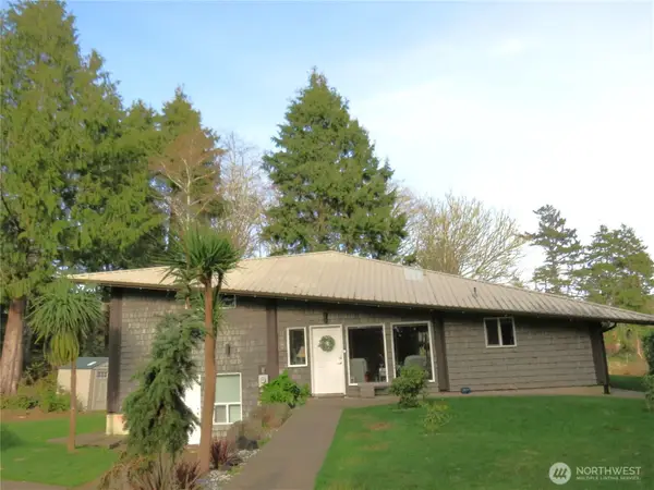 490 Dolphin Avenue Ne, Ocean Shores, WA 98569