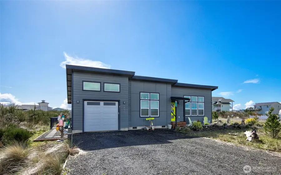 1436 Sand Pebble Avenue Sw, Ocean Shores, WA 98569 - Image #2