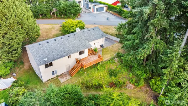 90 E Treasure Island Drive, Allyn, WA 98524